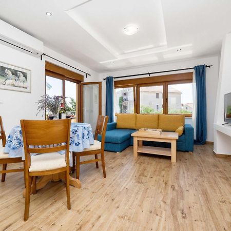 Iva Apartmani Vodice Zewnętrze zdjęcie