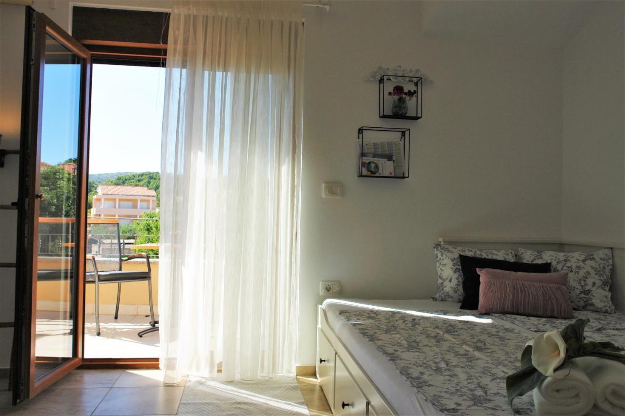 Iva Apartmani Vodice Zewnętrze zdjęcie