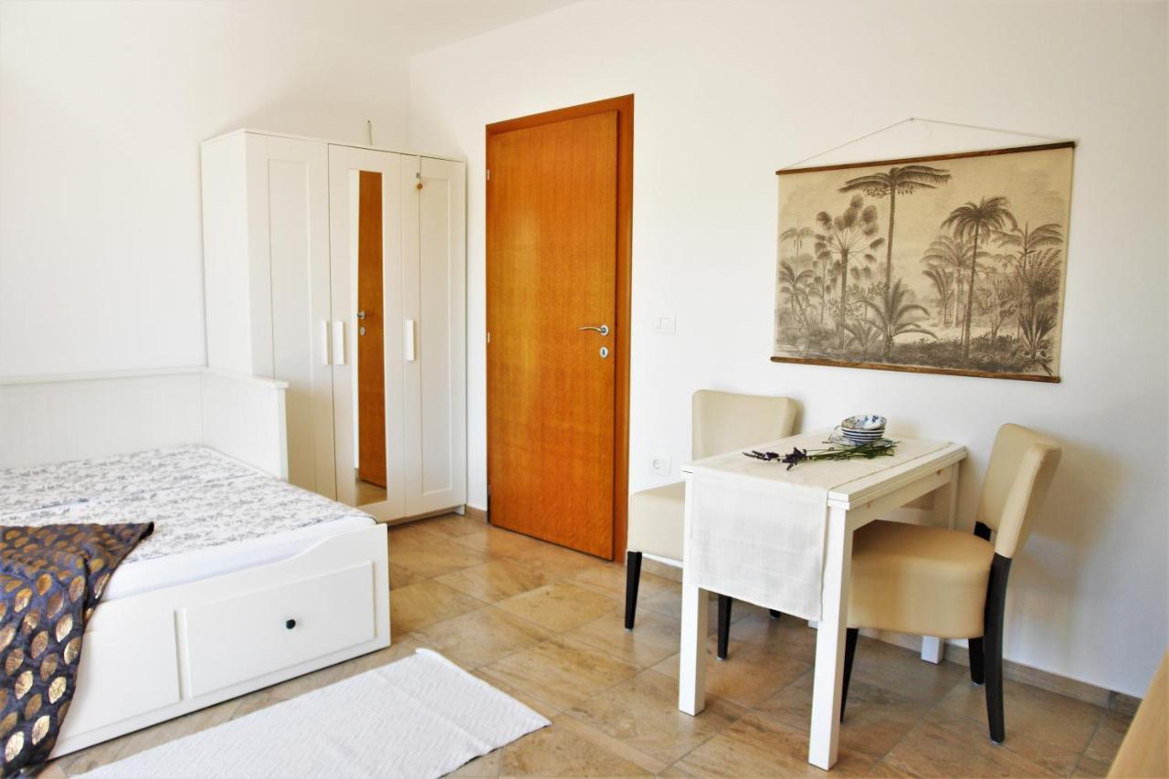 Iva Apartmani Vodice Zewnętrze zdjęcie