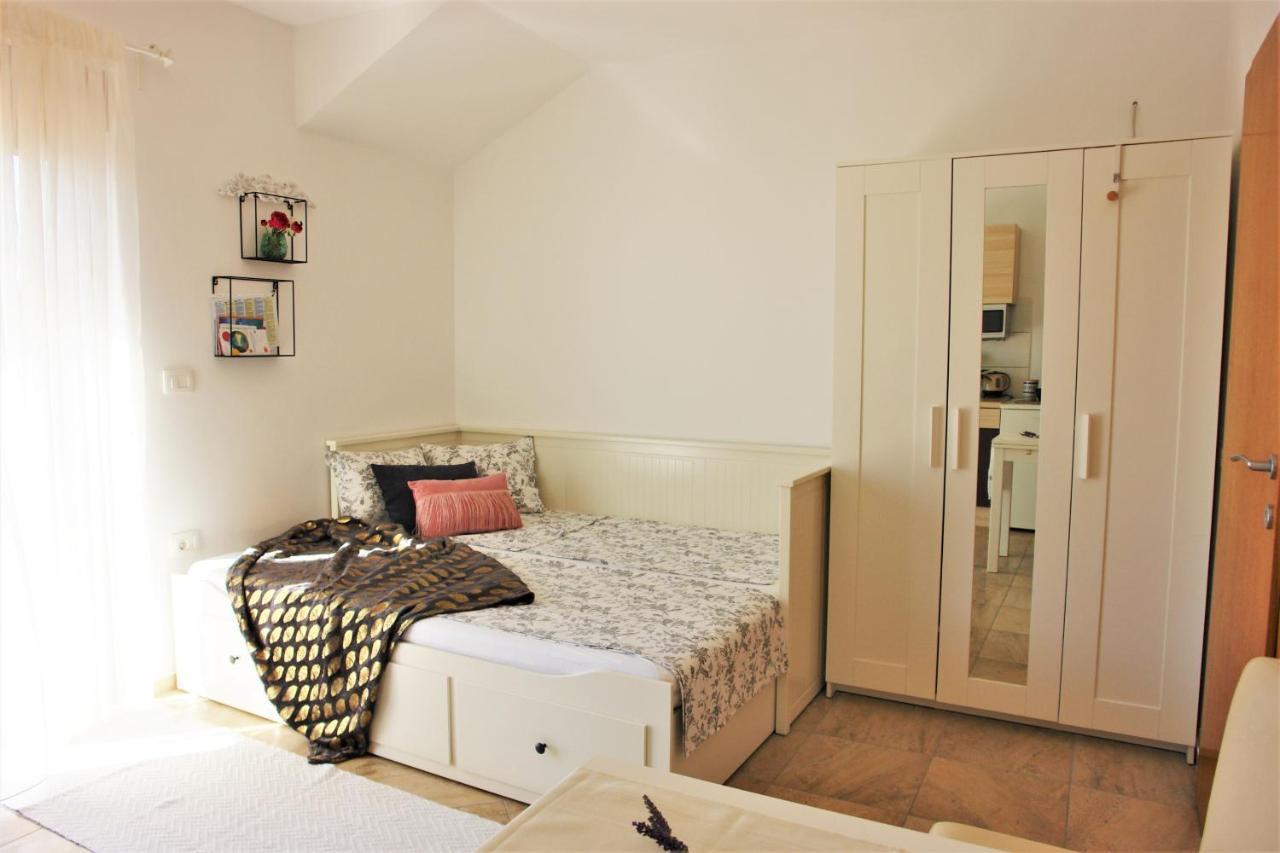 Iva Apartmani Vodice Zewnętrze zdjęcie