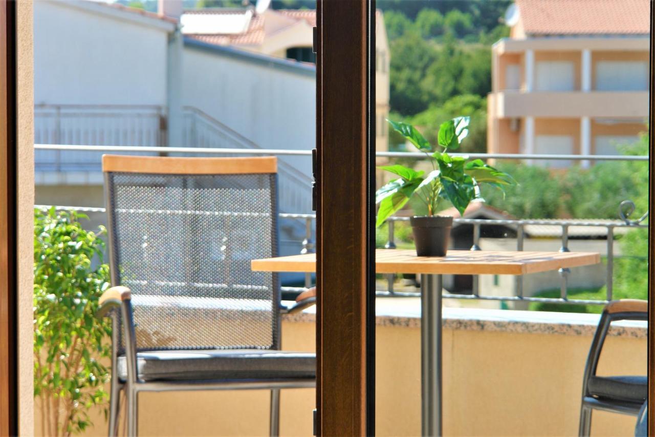 Iva Apartmani Vodice Zewnętrze zdjęcie