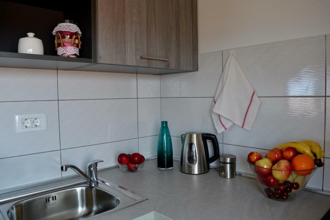 Iva Apartmani Vodice Zewnętrze zdjęcie