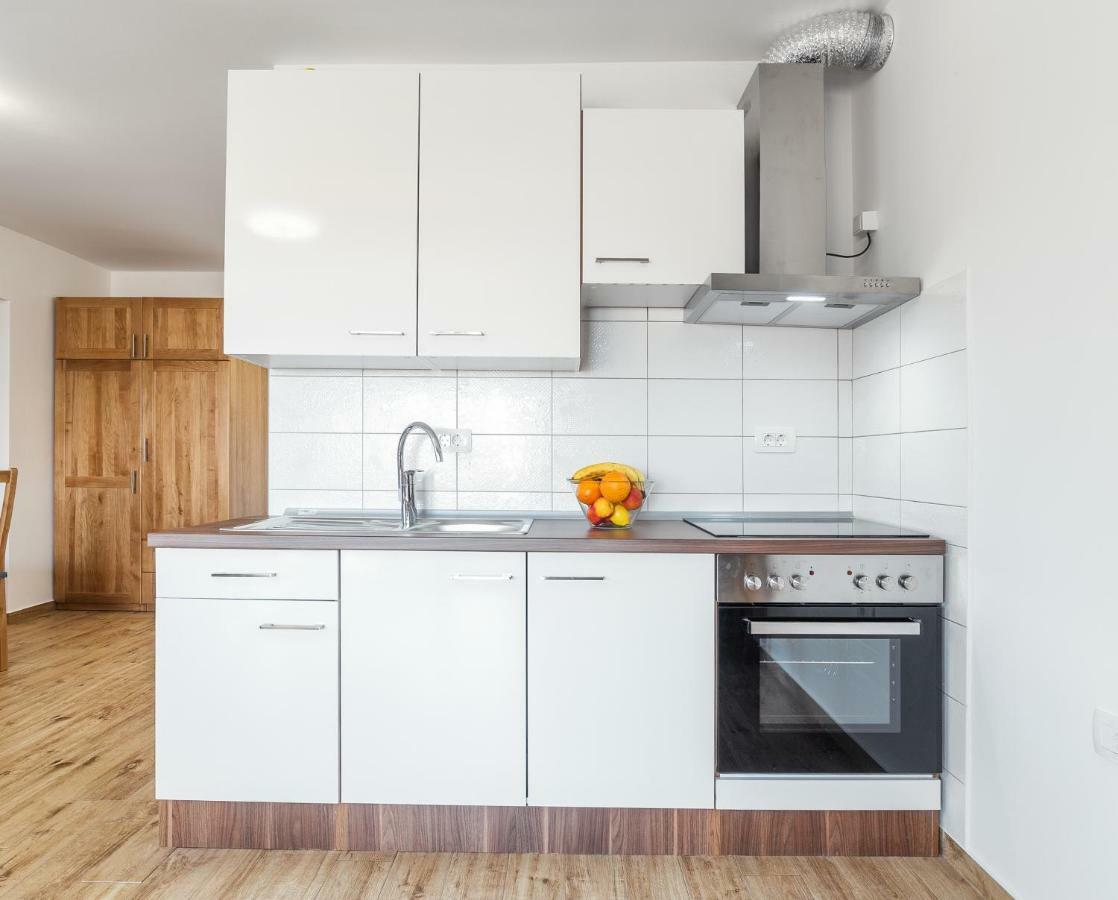 Iva Apartmani Vodice Zewnętrze zdjęcie